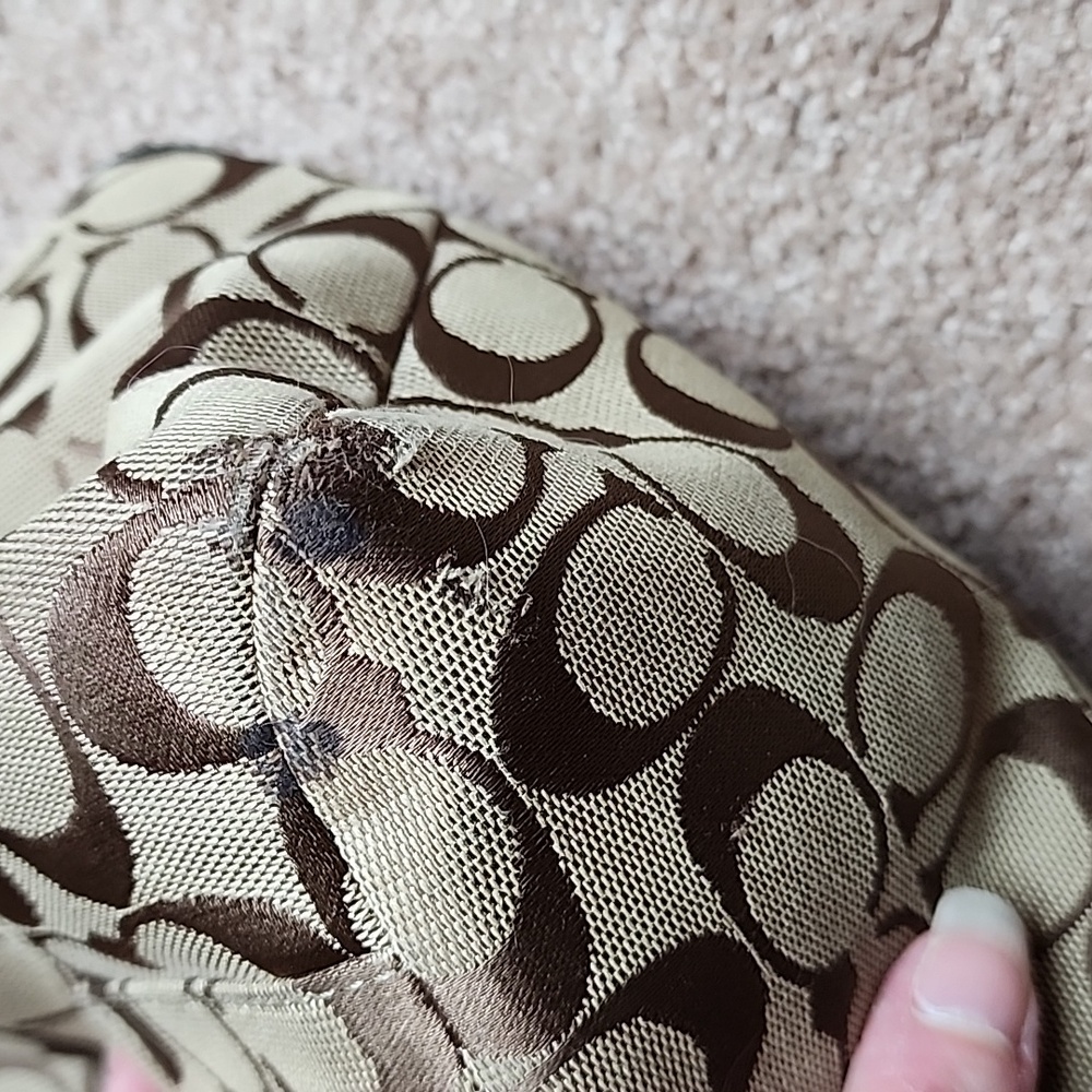 Authentic Vintage Coach bag From 2011 - Picture 4 of 15
